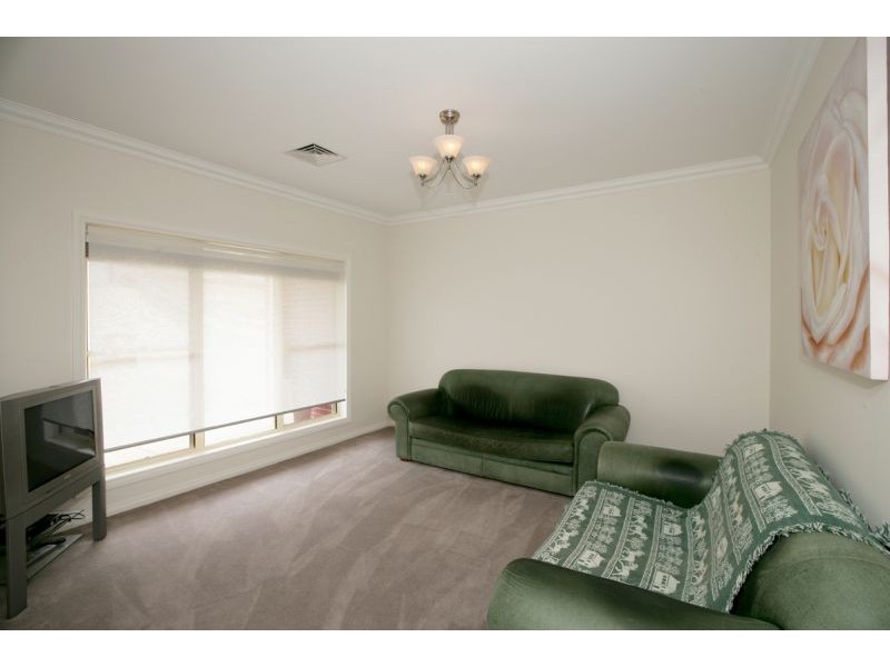 28 Atherton Crescent, Tatton NSW 2650