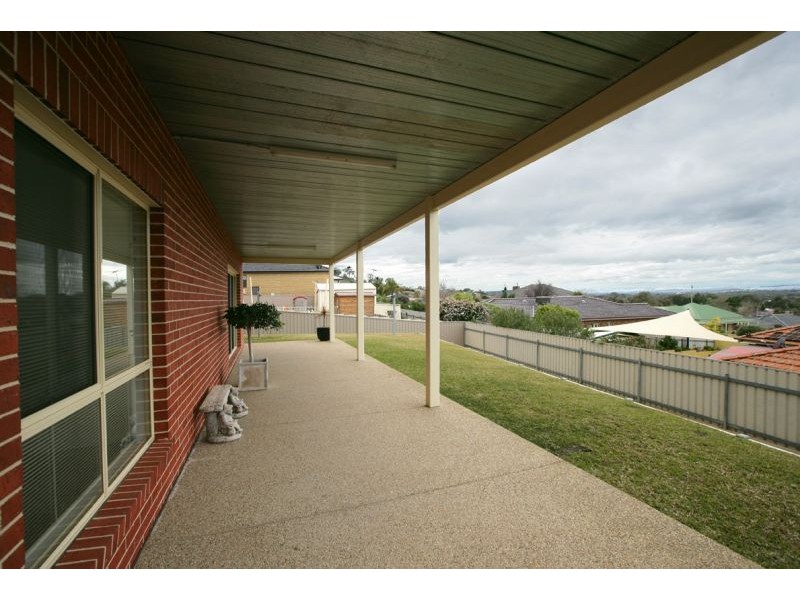 28 Atherton Crescent, Tatton NSW 2650