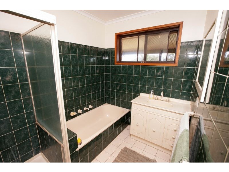 24 Mallory Street, Ashmont, Wagga Wagga NSW 2650