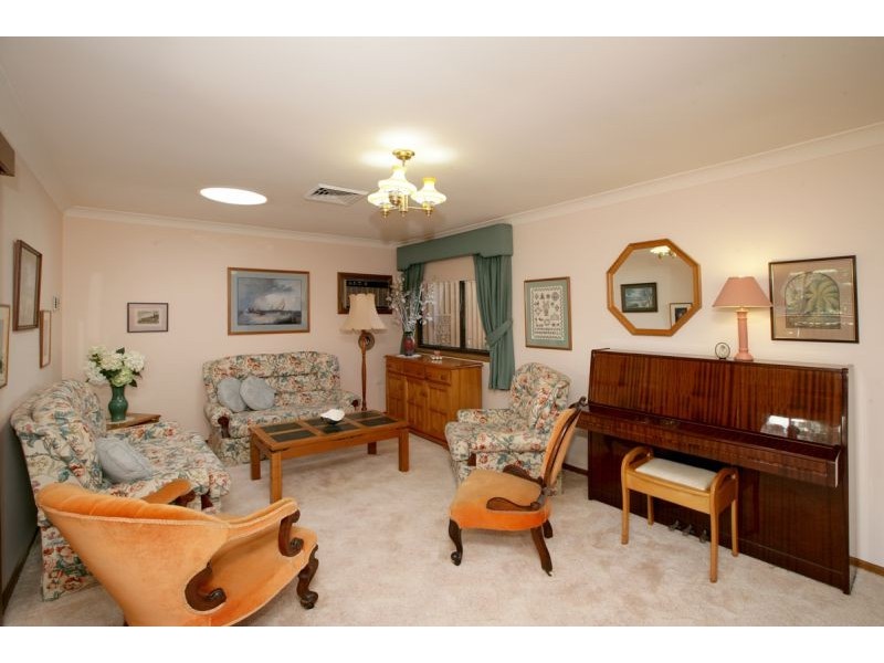 21 Sherwood Avenue, Kooringal NSW 2650