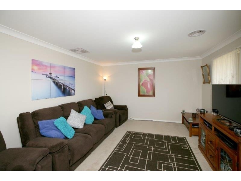 14 Melaleuca Drive, Forest Hill NSW 2651