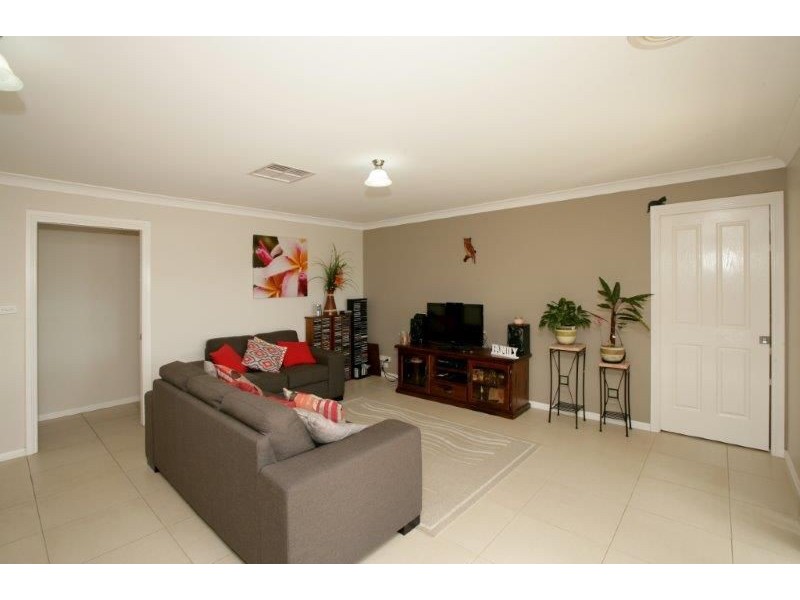 14 Melaleuca Drive, Forest Hill NSW 2651