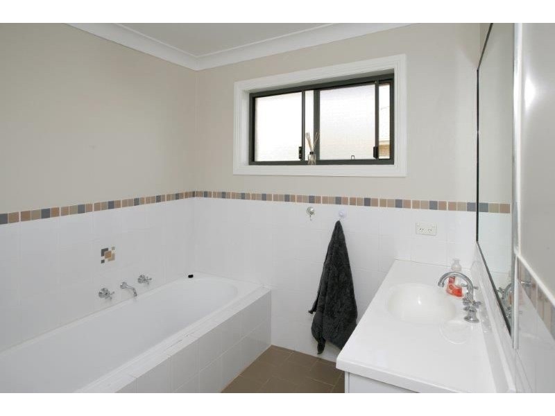 14 Melaleuca Drive, Forest Hill NSW 2651
