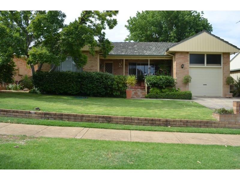 9 Stanley Street, Kooringal NSW 2650