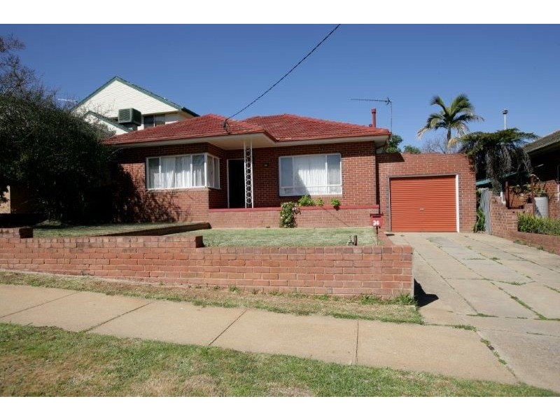 30 Hodson Avenue, Turvey Park NSW 2650