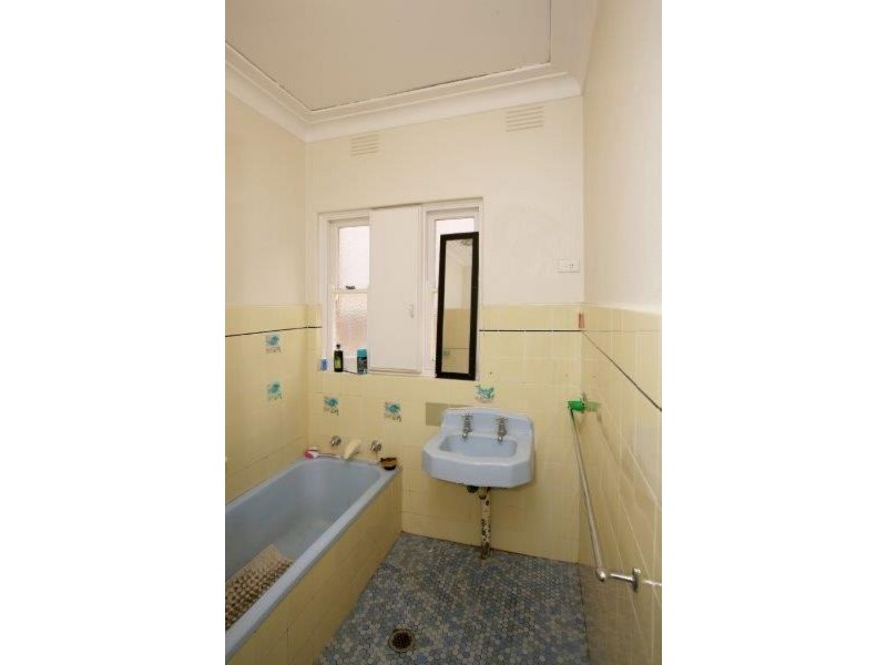 30 Hodson Avenue, Turvey Park NSW 2650