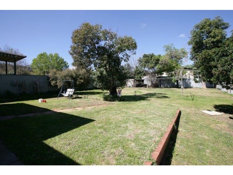 30 Hodson Avenue, Turvey Park NSW 2650