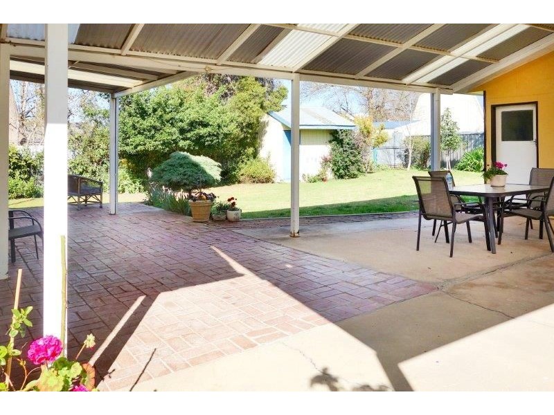 350 Lake Albert Road, Kooringal NSW 2650