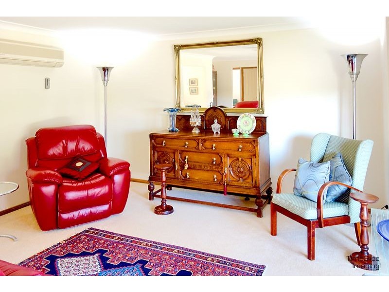 1/18 Hargrave Avenue, Lloyd NSW 2650