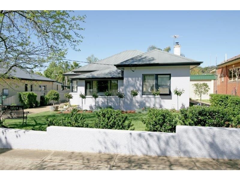 41 Mitchelmore Street, Turvey Park NSW 2650