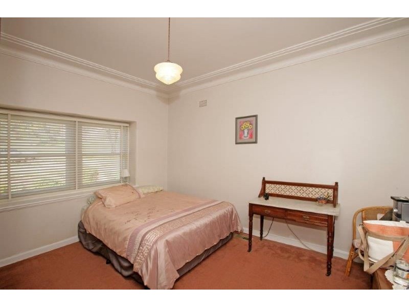 14 Young St, Wagga Wagga NSW 2650