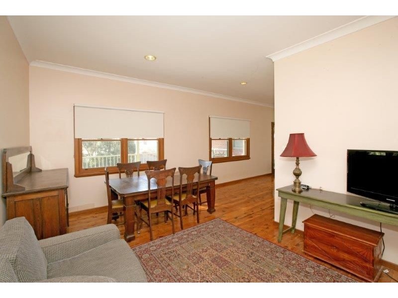 14 Young St, Wagga Wagga NSW 2650