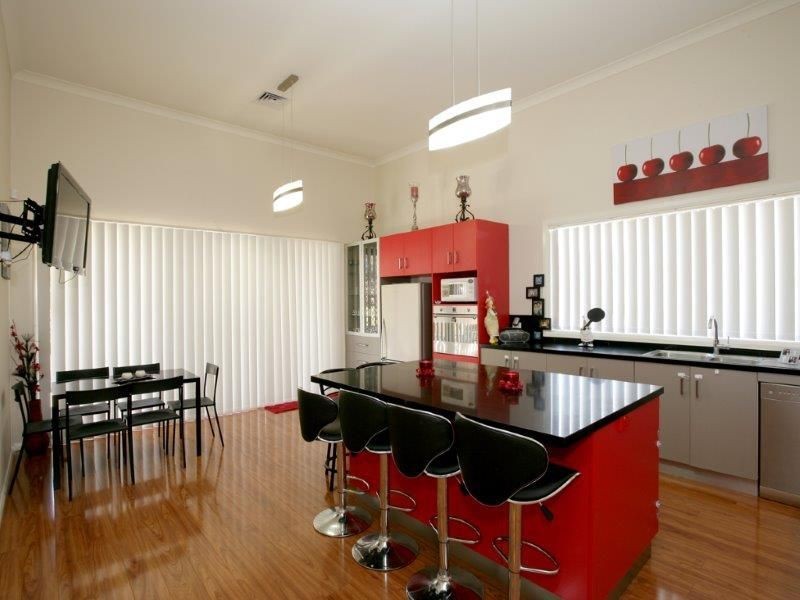 17 Atherton Crescent, Tatton NSW 2650