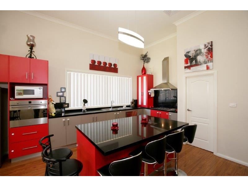 17 Atherton Crescent, Tatton NSW 2650