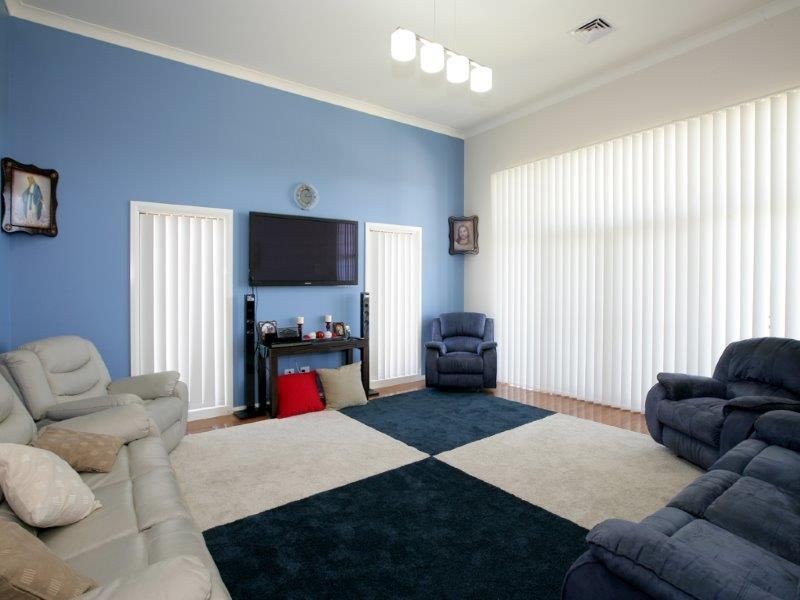 17 Atherton Crescent, Tatton NSW 2650
