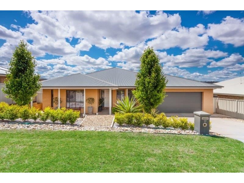 17 Marylands Way, Bourkelands, Wagga Wagga NSW 2650