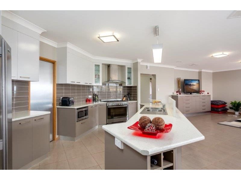 17 Marylands Way, Bourkelands, Wagga Wagga NSW 2650