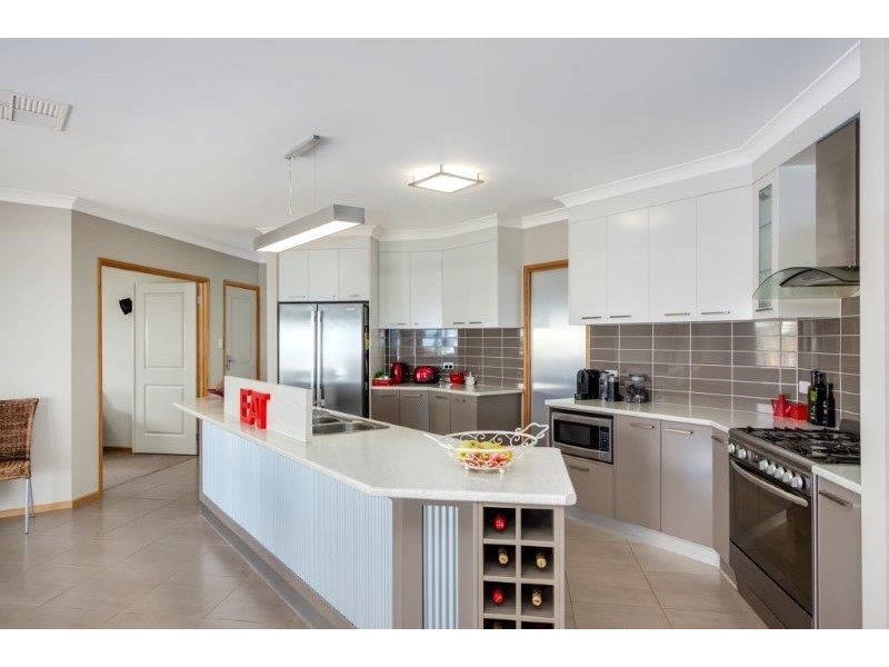 17 Marylands Way, Bourkelands, Wagga Wagga NSW 2650