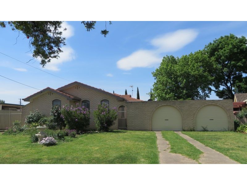23 Huron Crescent, Lake Albert NSW 2650