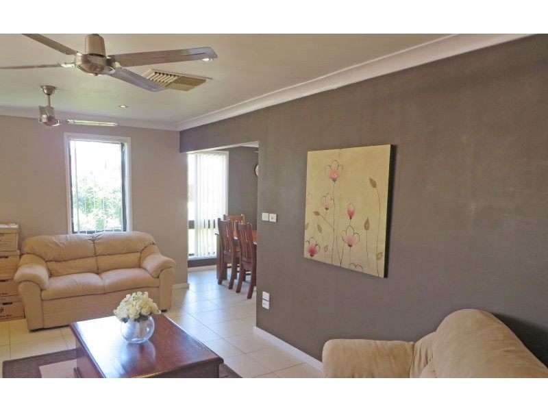 23 Huron Crescent, Lake Albert NSW 2650