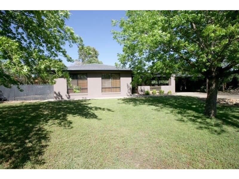 4 Gunyah Place, Glenfield Park NSW 2650