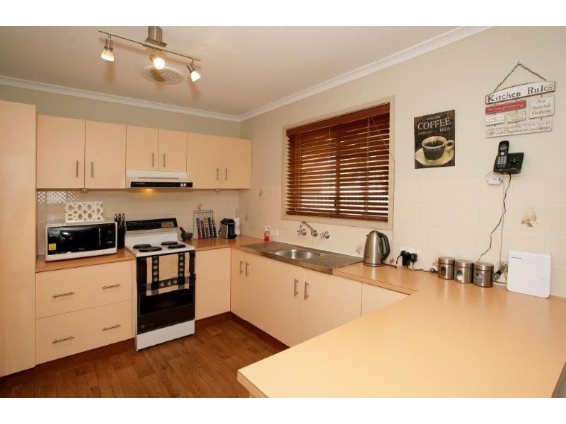 4 Gunyah Place, Glenfield Park NSW 2650