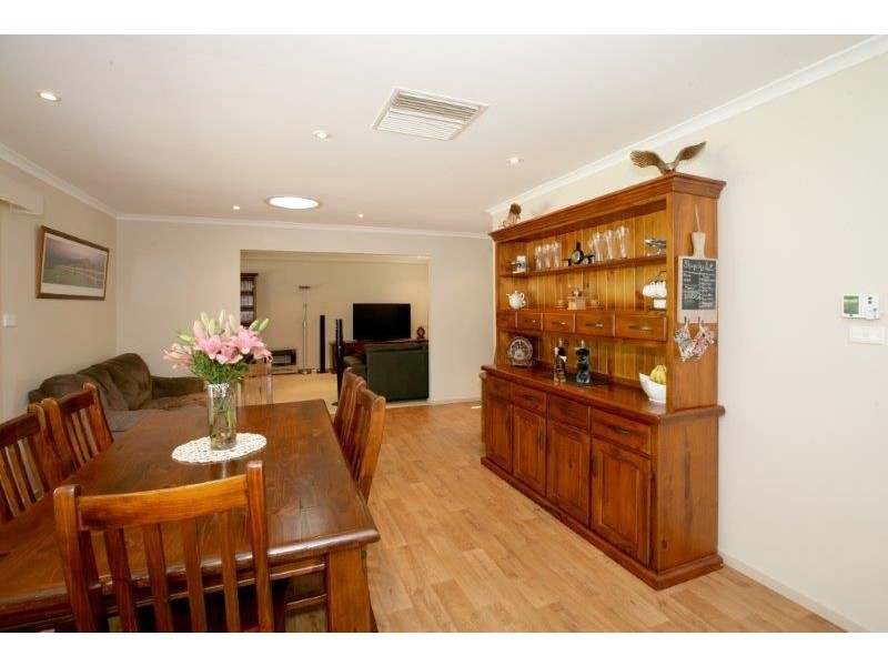 4 Gunyah Place, Glenfield Park NSW 2650