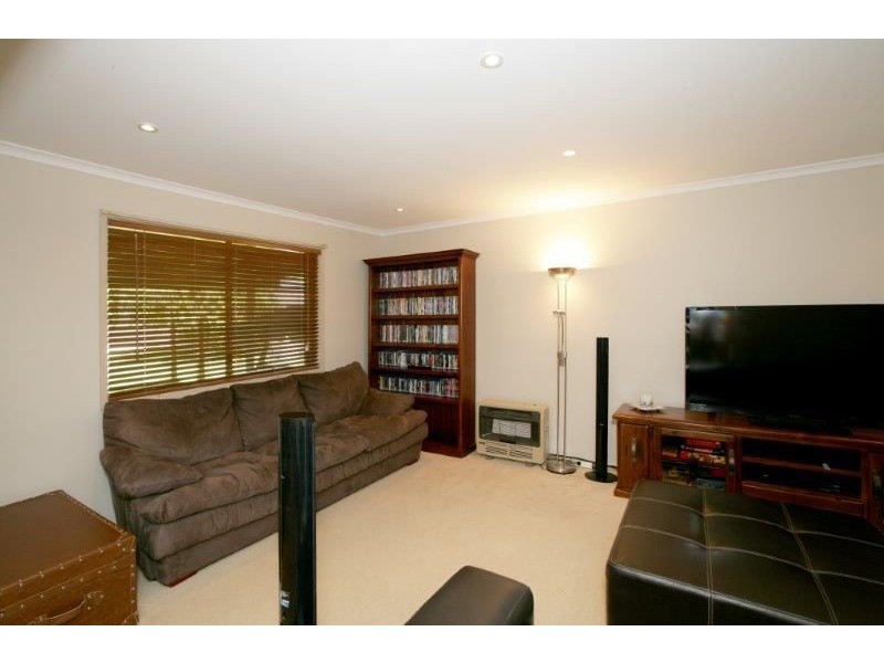 4 Gunyah Place, Glenfield Park NSW 2650