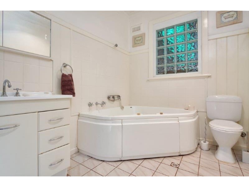 220 Kincaid Street, Wagga Wagga NSW 2650