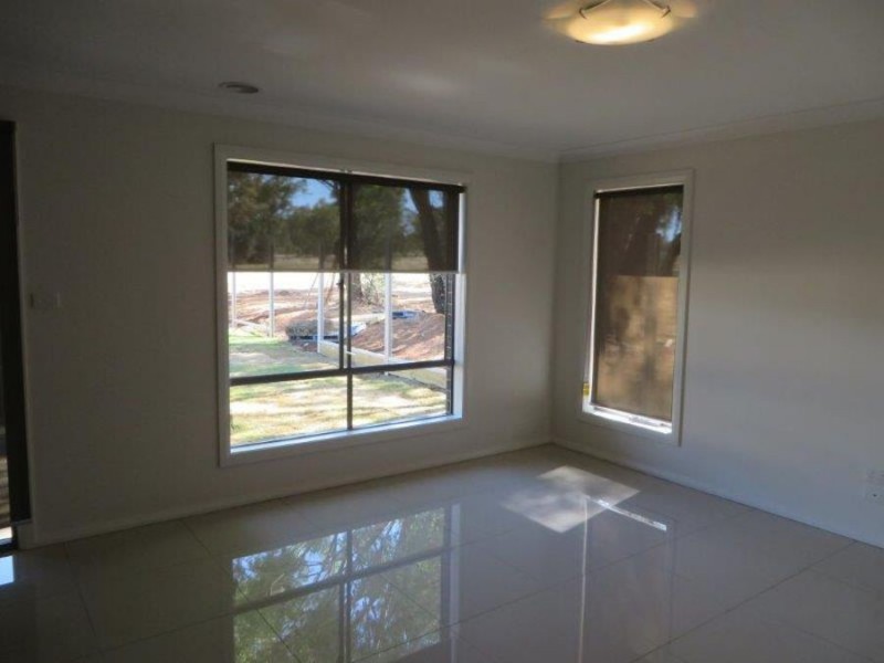 2/20 St Pauls Place, Estella NSW 2650