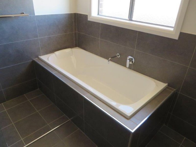 2/20 St Pauls Place, Estella NSW 2650