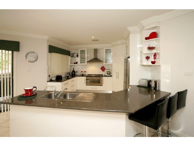 12 Allambie Way, Mount Austin NSW 2650