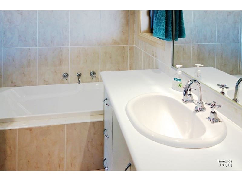 1/50 Tamar Drive, Tatton NSW 2650