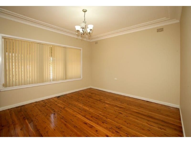 42 Mitchelmore Street, Turvey Park, Wagga Wagga NSW 2650