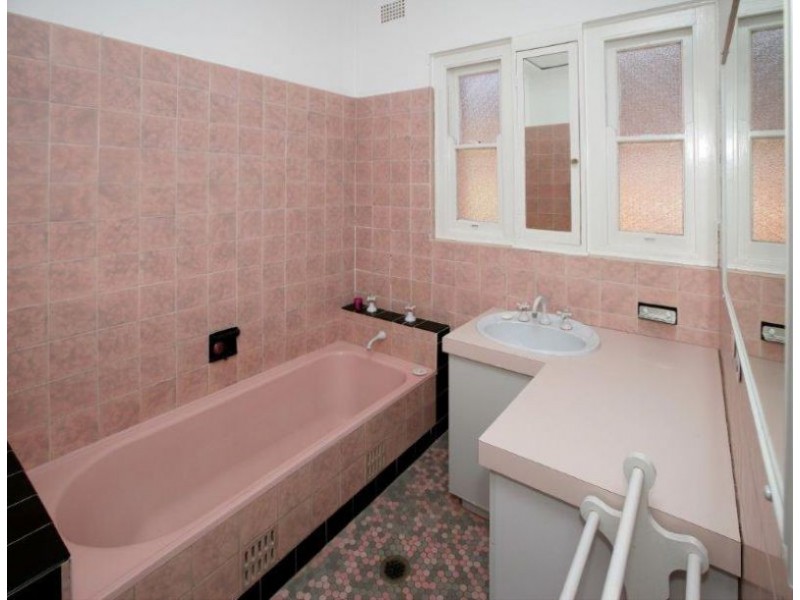 42 Mitchelmore Street, Turvey Park, Wagga Wagga NSW 2650