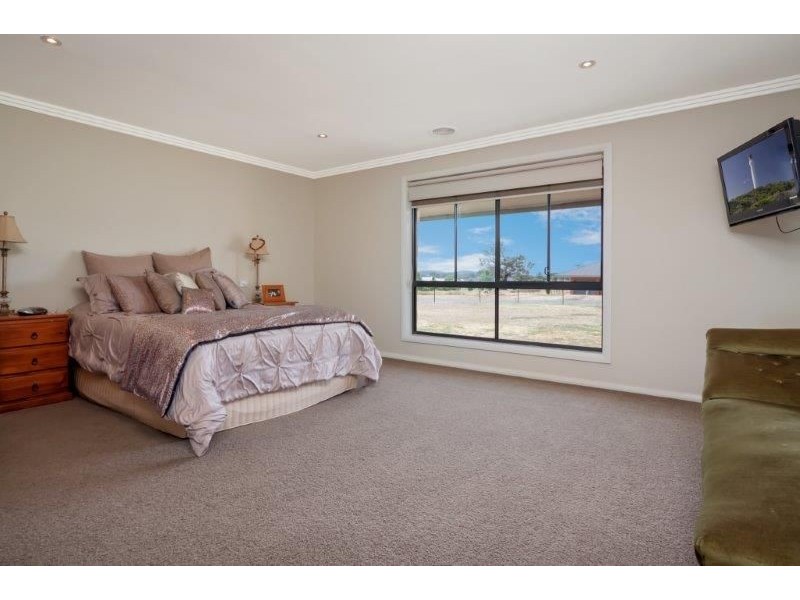 9 Olearia Place, Lake Albert, Wagga Wagga NSW 2650