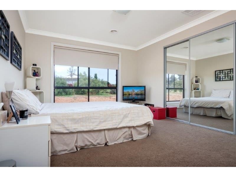 9 Olearia Place, Lake Albert, Wagga Wagga NSW 2650