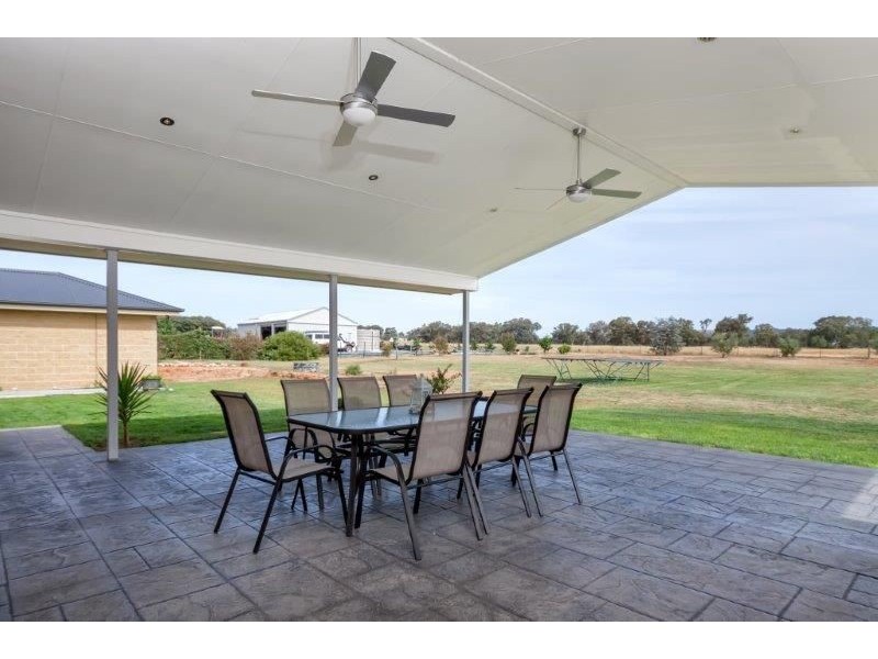 9 Olearia Place, Lake Albert, Wagga Wagga NSW 2650