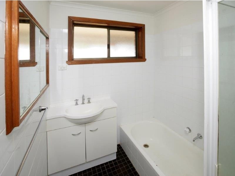 15 Wren Street, Mount Austin, Wagga Wagga NSW 2650