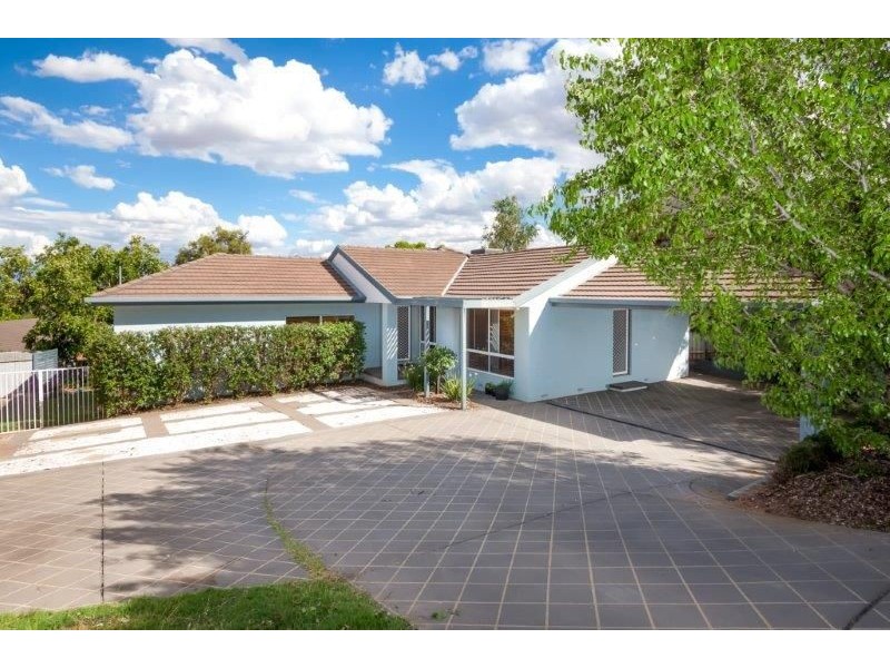 64 Simkin Crescent, Gracelands, Wagga Wagga NSW 2650