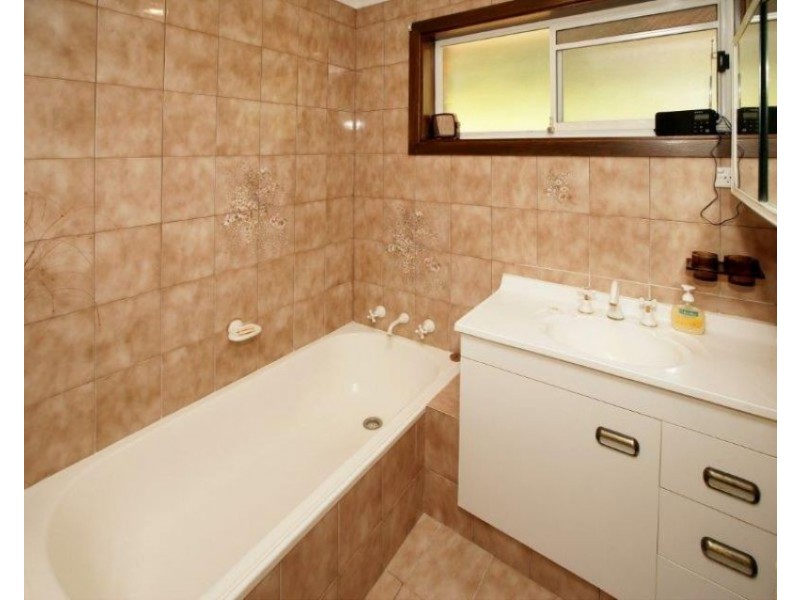 16 McCoullough Drive, Tolland Heights, Wagga Wagga NSW 2650