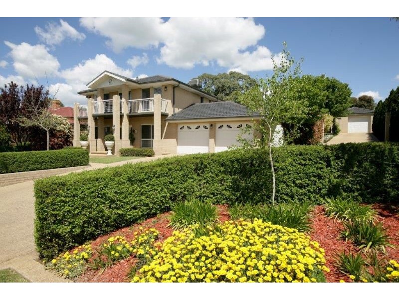 76 Lakehaven Drive, Lakehaven, Lake Albert NSW 2650