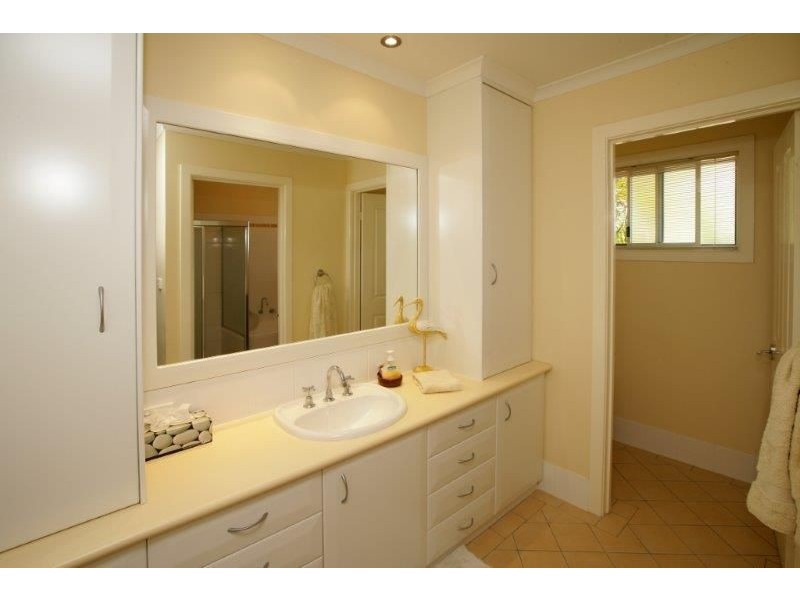 76 Lakehaven Drive, Lakehaven, Lake Albert NSW 2650