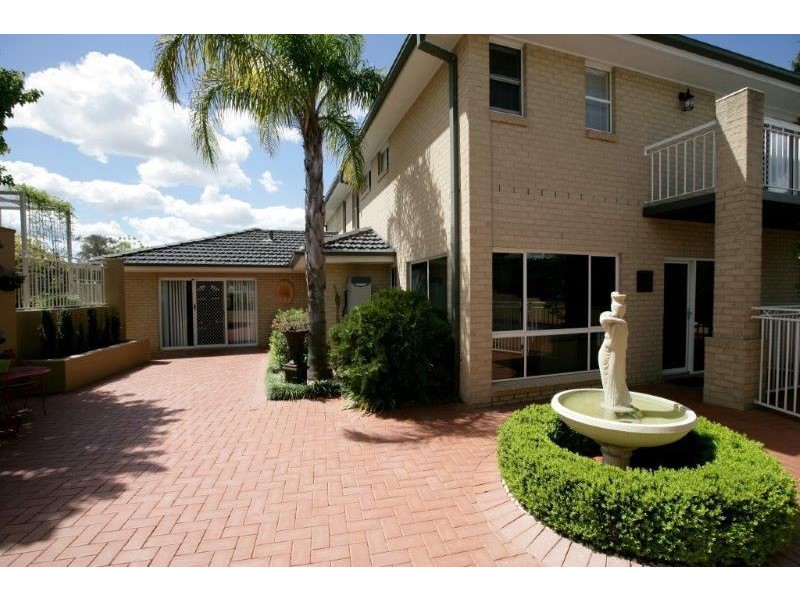 76 Lakehaven Drive, Lakehaven, Lake Albert NSW 2650