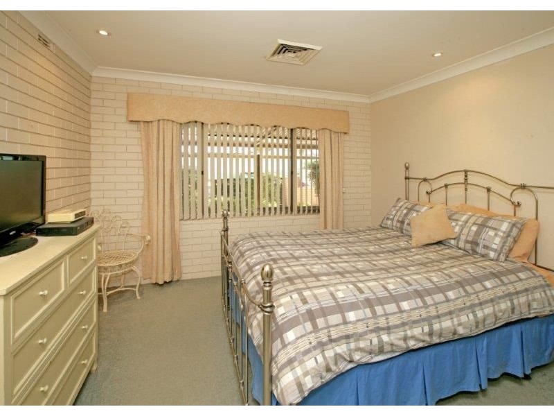 5 Elm Road, Wagga Wagga NSW 2650