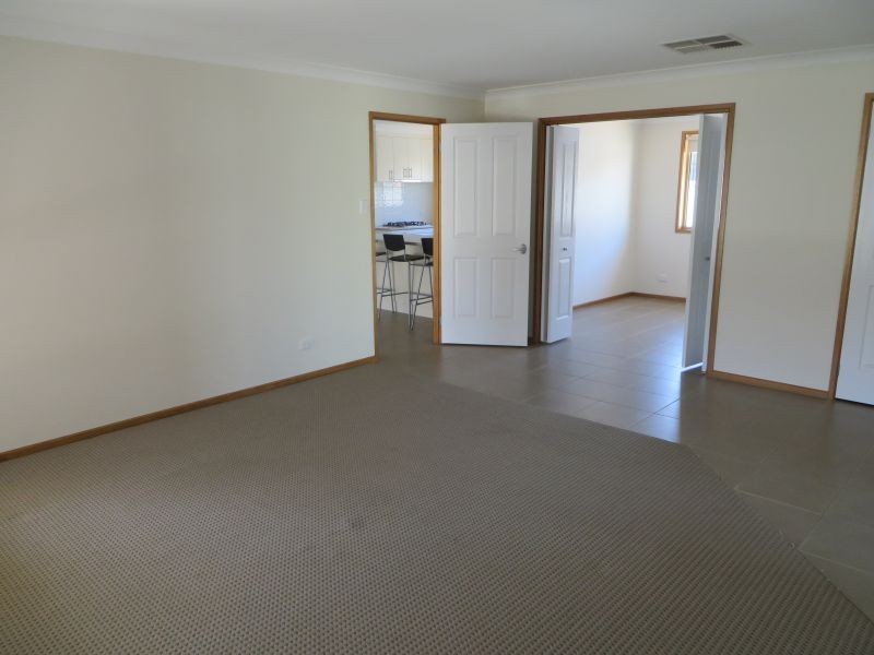 6 Pinnacle Place, Estella NSW 2650