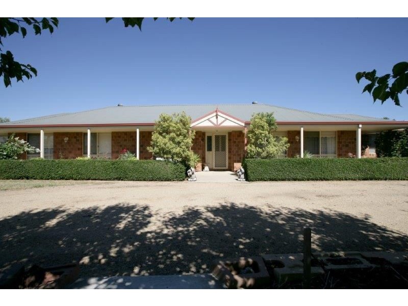 13 Ironbark Place, Springvale NSW 2650