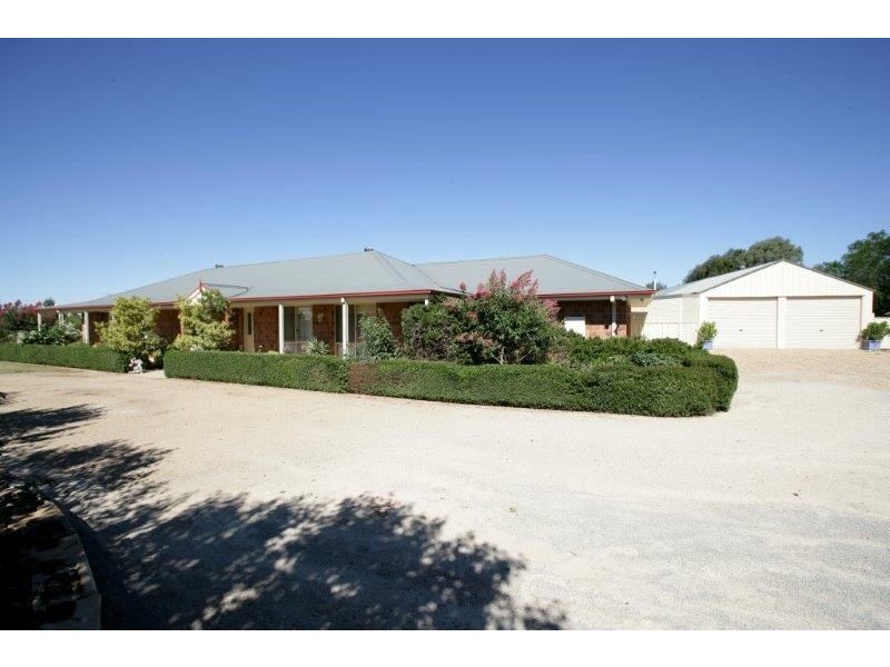 13 Ironbark Place, Springvale NSW 2650