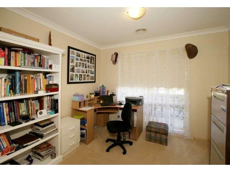 13 Ironbark Place, Springvale NSW 2650