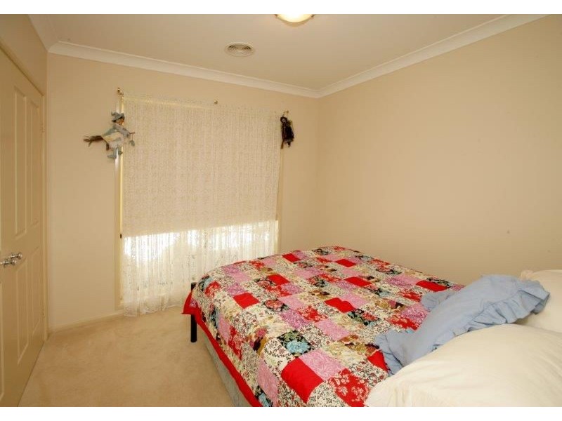 13 Ironbark Place, Springvale NSW 2650